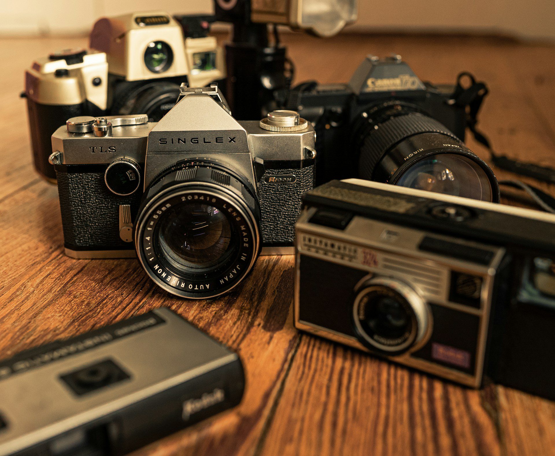 Read more about the article Best 35mm Film Cameras for Photographers in 2025